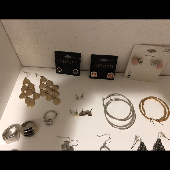 Jewelry - Picture 5 of 8